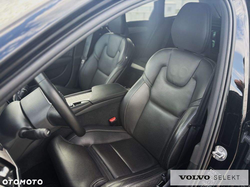 Volvo V90 Cross Country - 24