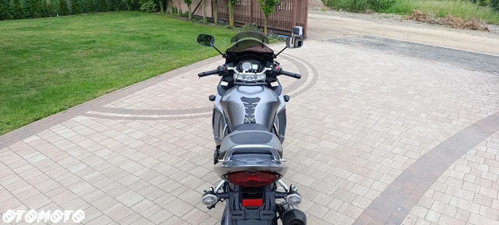 Suzuki GSX - 9