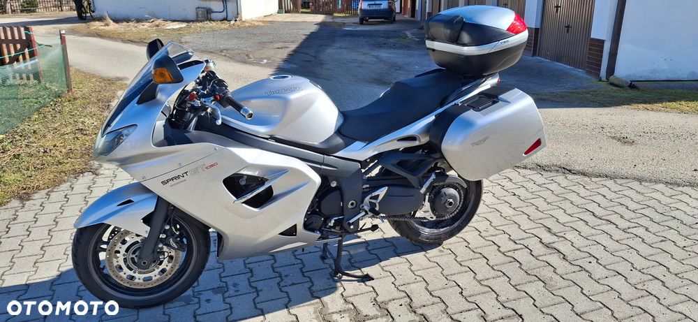 Triumph Sprint - 1