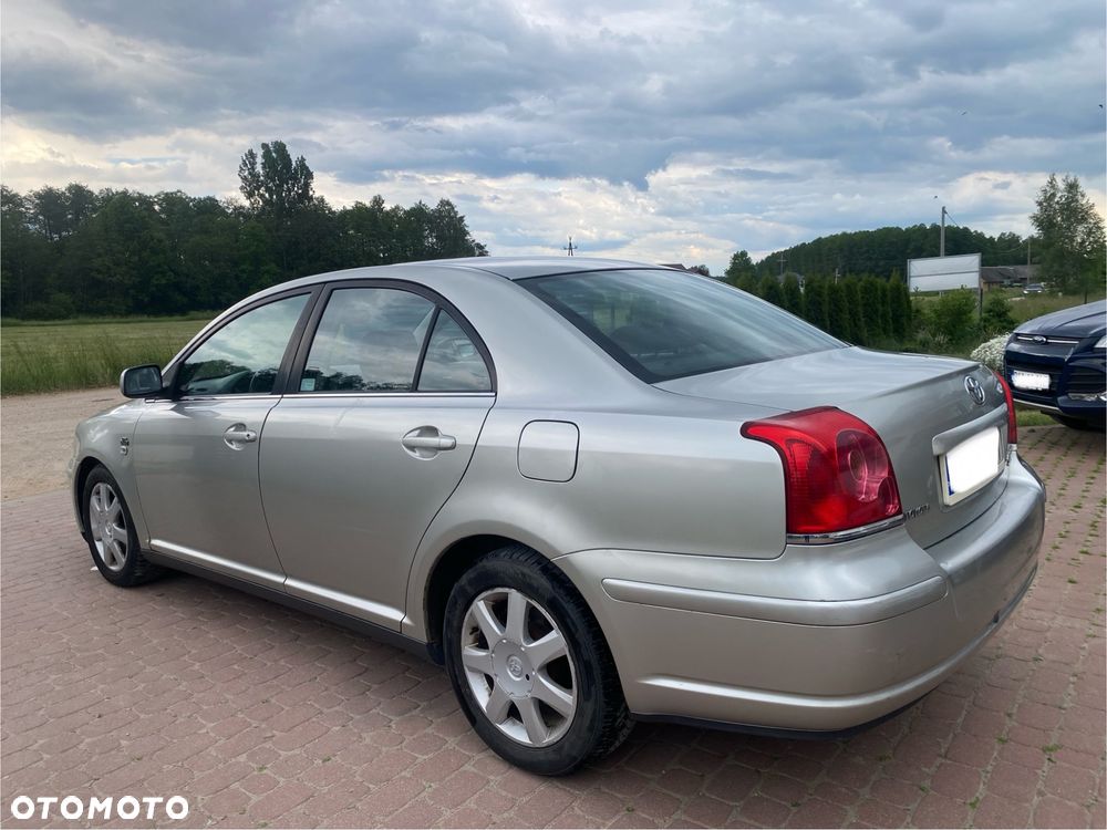 Toyota Avensis 2.0 D-4D Luna - 21
