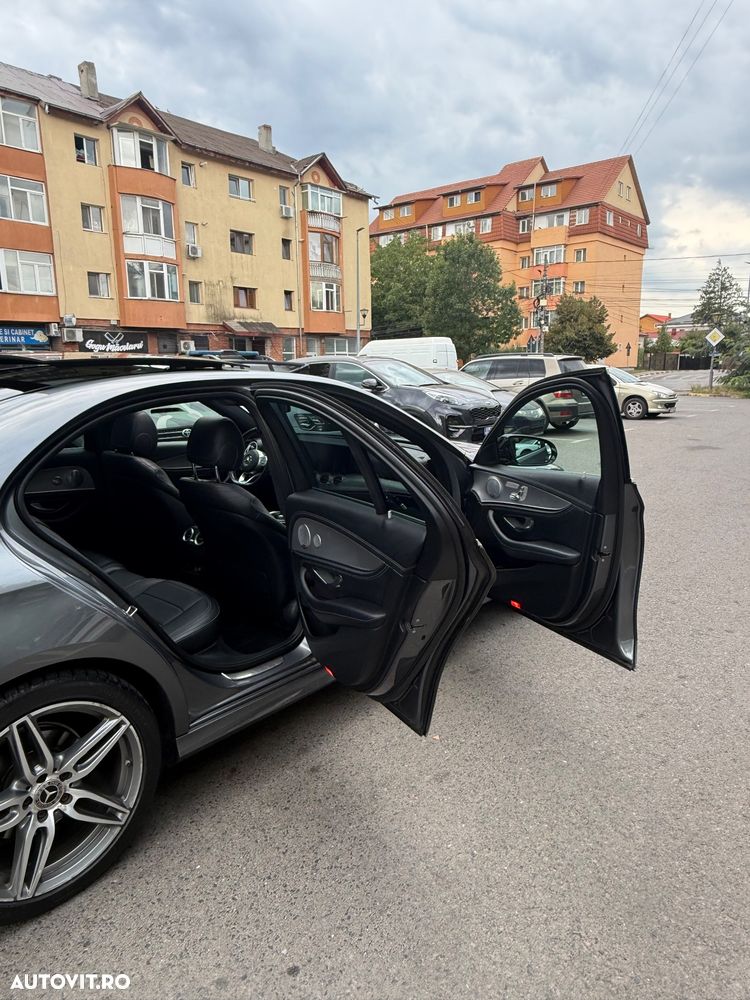 Mercedes-Benz E 220 d Aut. - 11