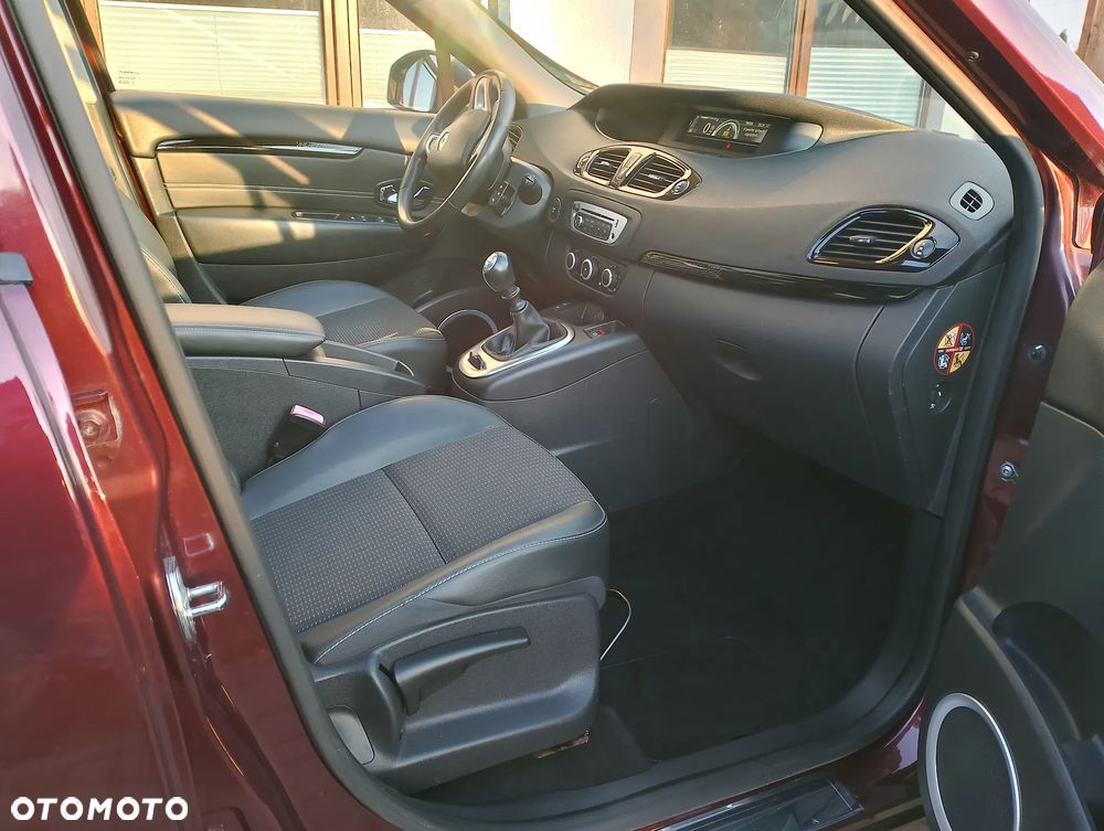 Renault Scenic 1.6 16V 110 LIMITED - 32