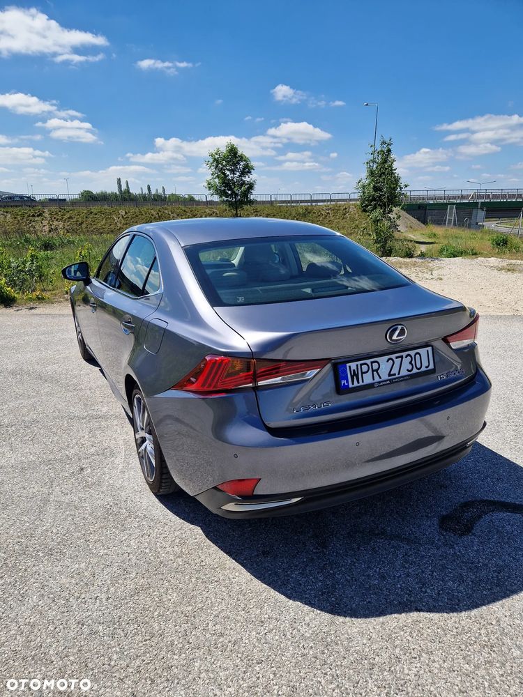 Lexus IS 300h Business Edition - 6