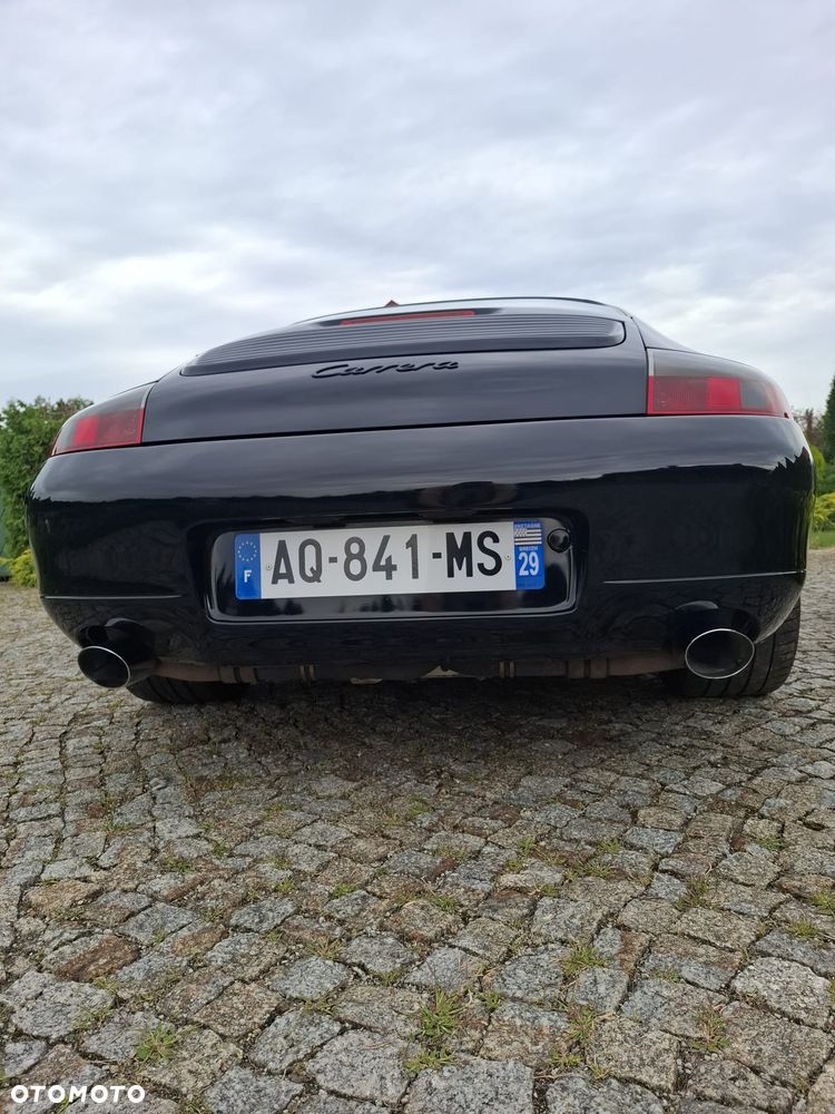 Porsche 911 Carrera - 18