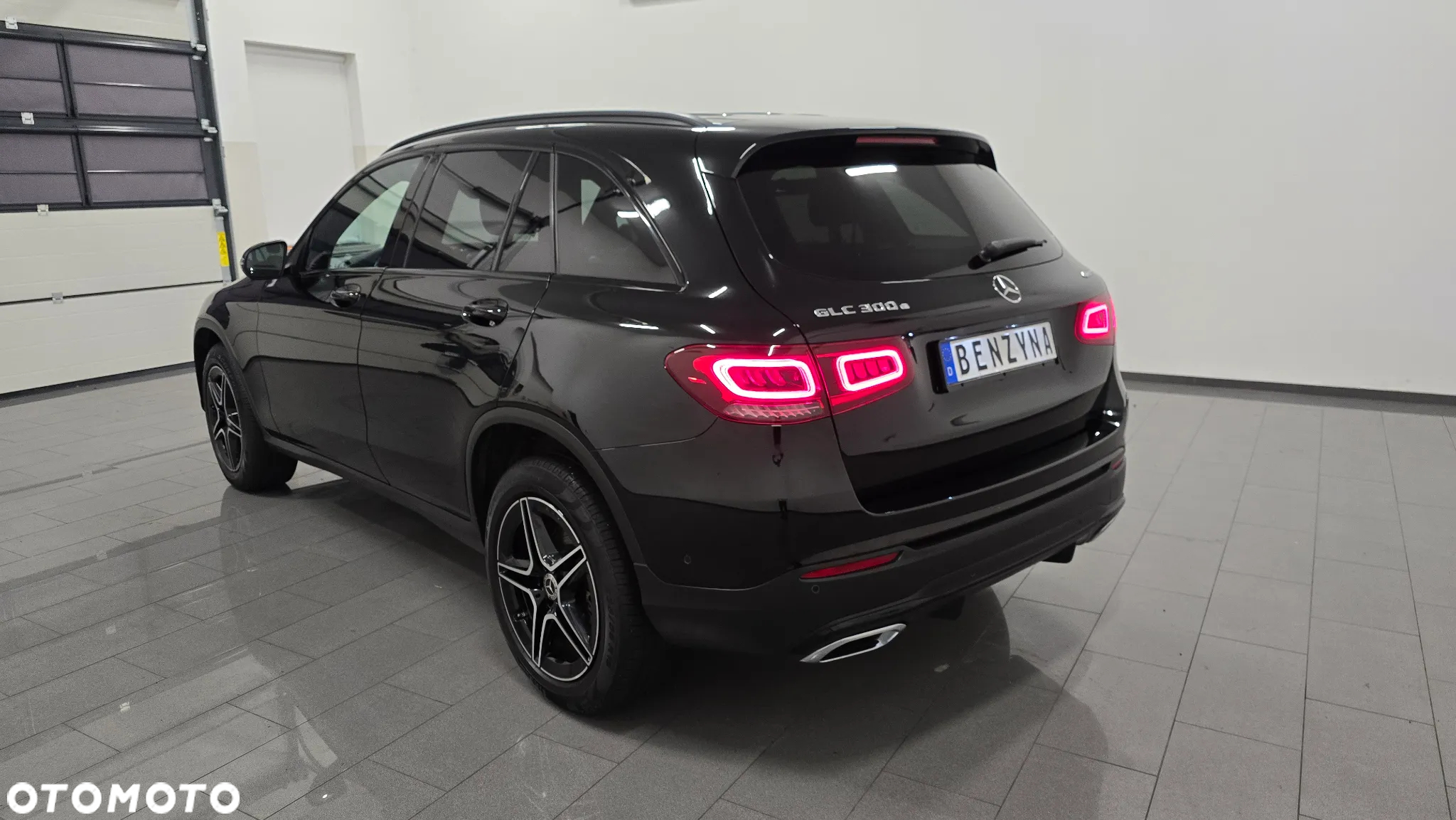 Mercedes-Benz GLC 300 e 4Matic 9G-TRONIC Edition AMG Line - 4