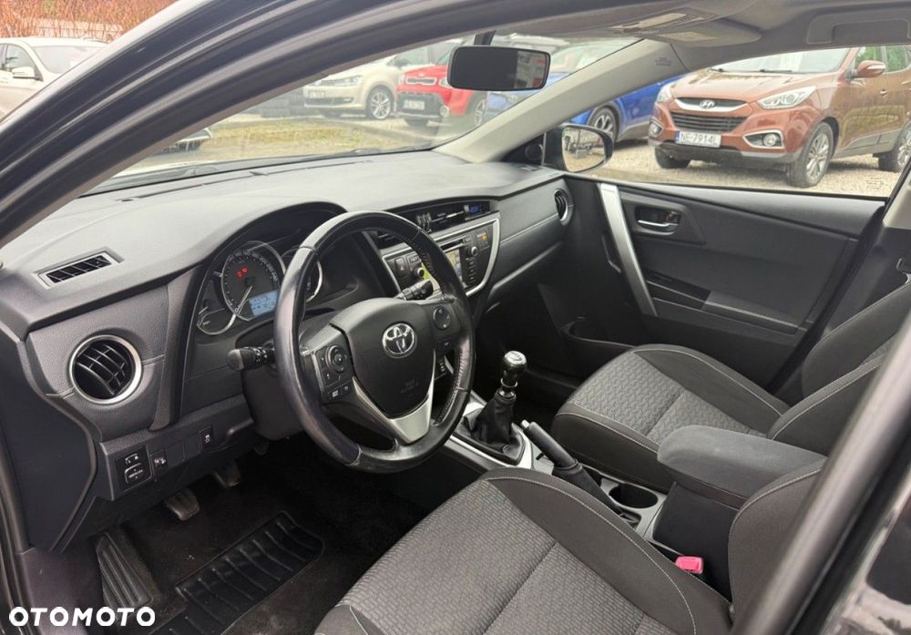 Toyota Auris - 24