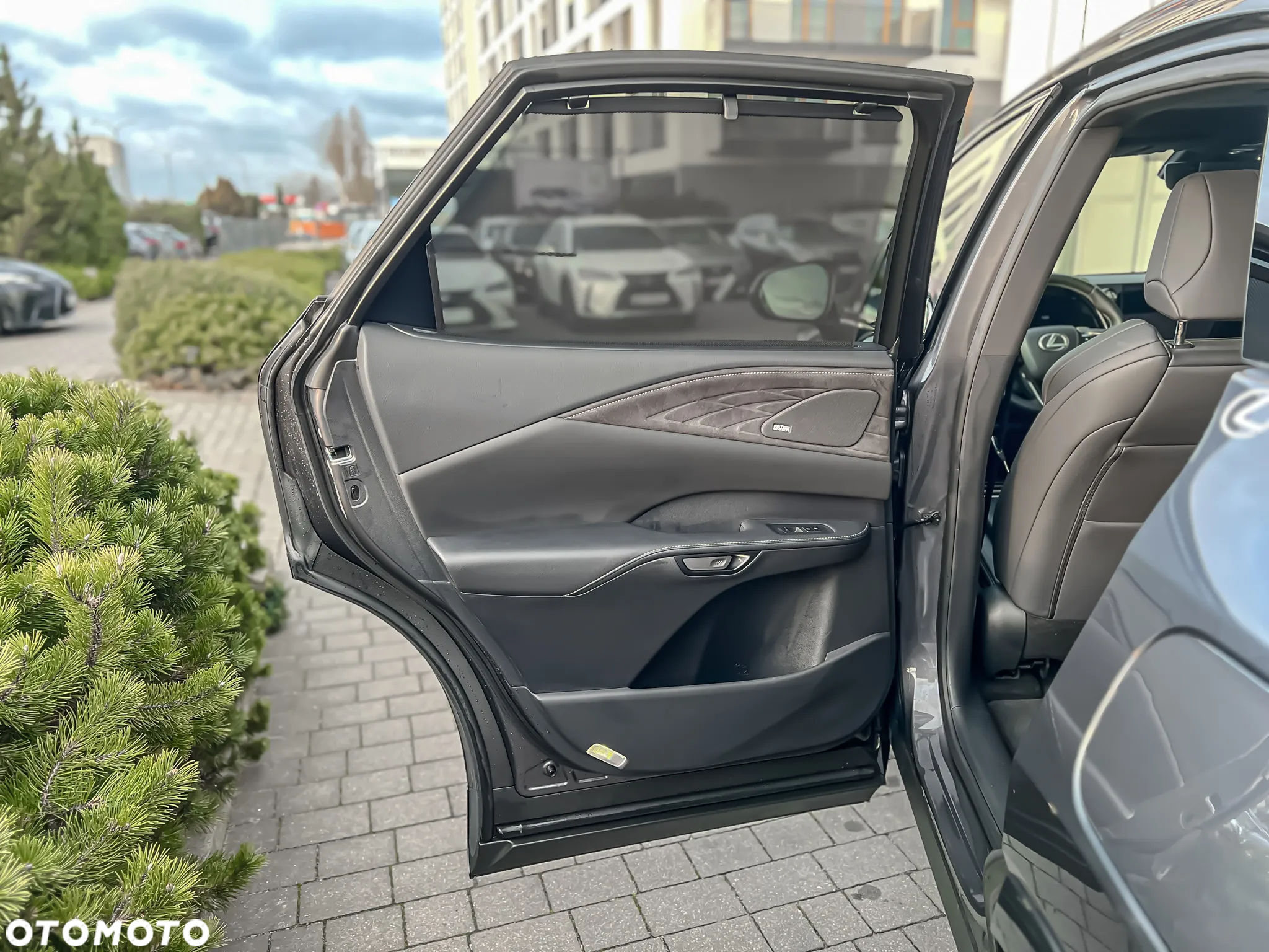 Lexus RX 500h F Sport - 12