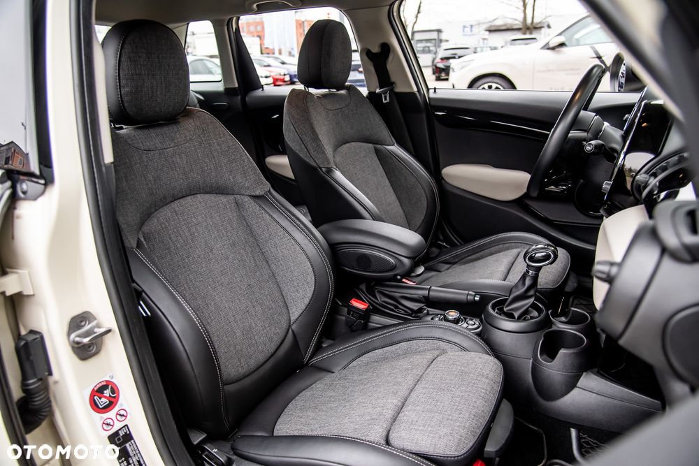 MINI Cooper Standard - 25