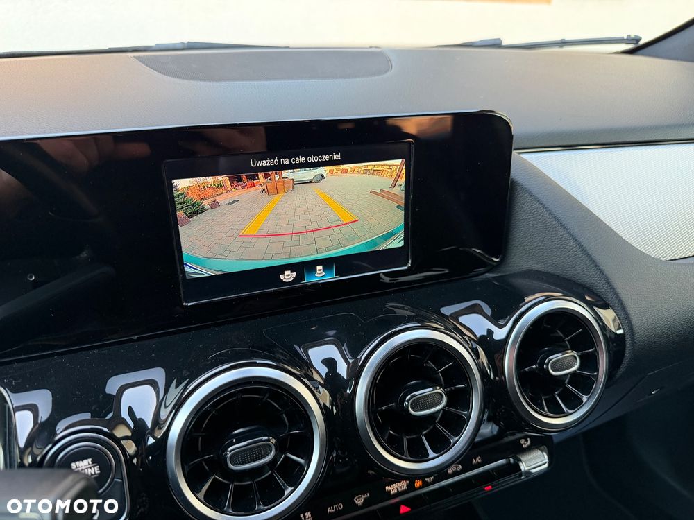 Mercedes-Benz Klasa B 180 7G-DCT Progressive - 38