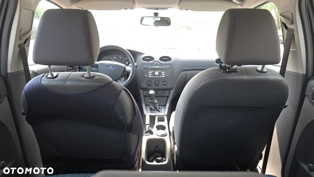 Ford Focus 1.6 Ambiente - 11
