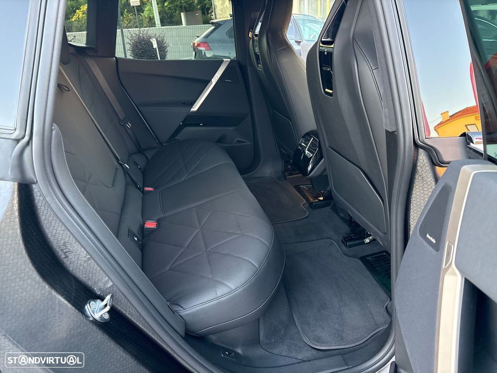 BMW iX xDrive 40 Pack Desportivo - 28