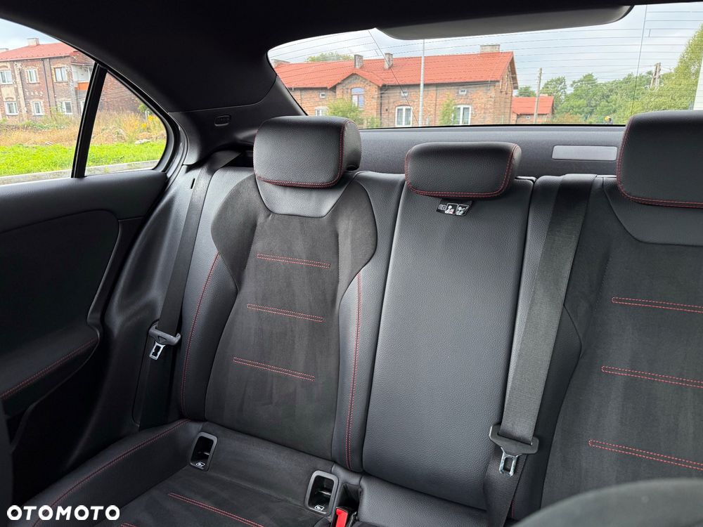 Mercedes-Benz Klasa A 200 AMG Line 7G-DCT - 33