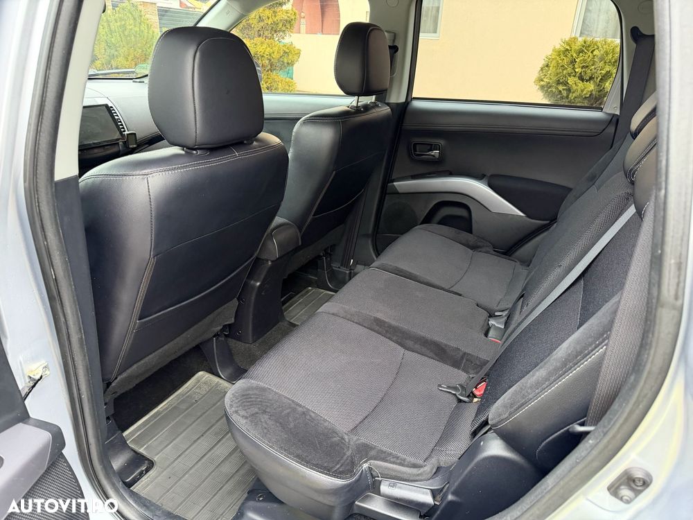 Mitsubishi Outlander - 10