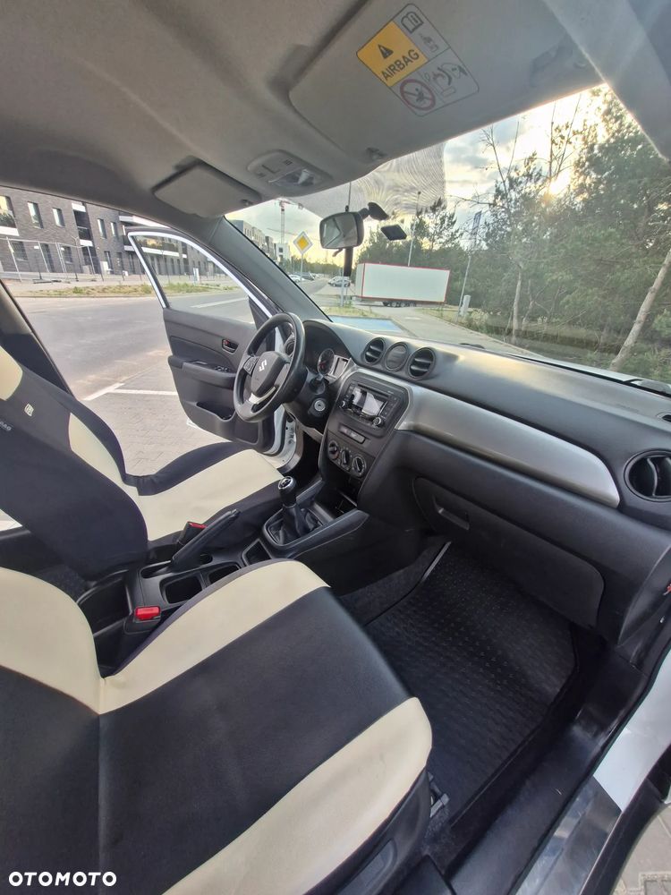 Suzuki Vitara 1.6 Comfort 2WD - 12