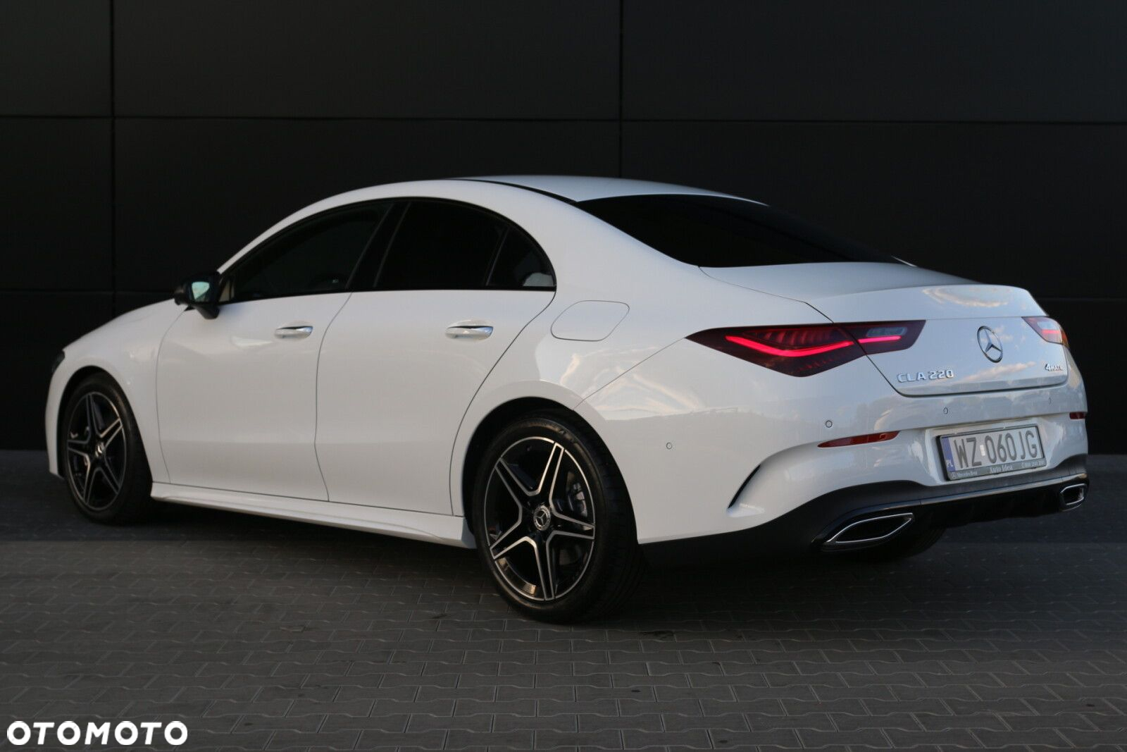 Mercedes-Benz CLA 220 4-Matic AMG Line 7G-DCT - 8