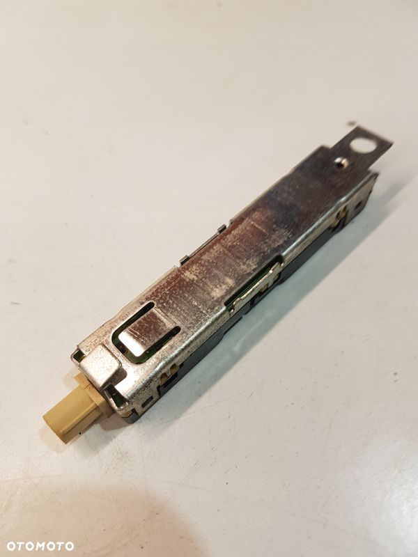 WZMACNIACZ ANTENOWY AUDI A6 C7 A7 4G5035225A - 3