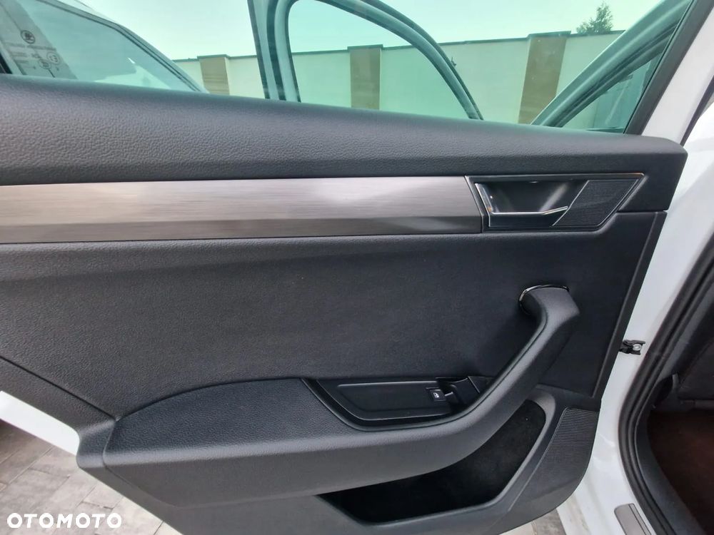 Skoda Superb 1.5 TSI ACT DSG Ambition - 19