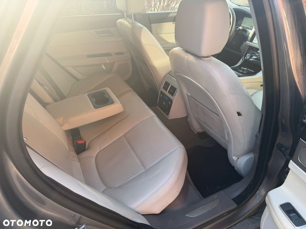 Jaguar XF 2.0 i4D Prestige - 10