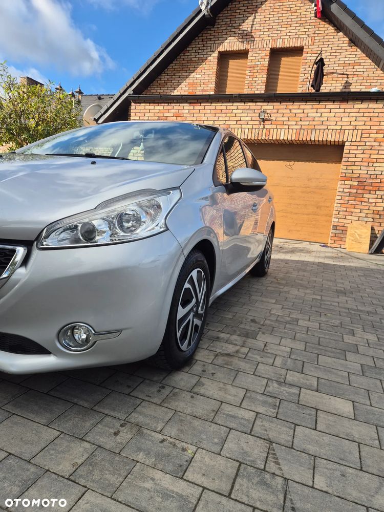 Peugeot 208 - 14