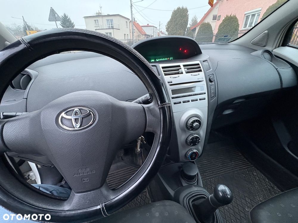 Toyota Yaris 1.0 Luna - 6