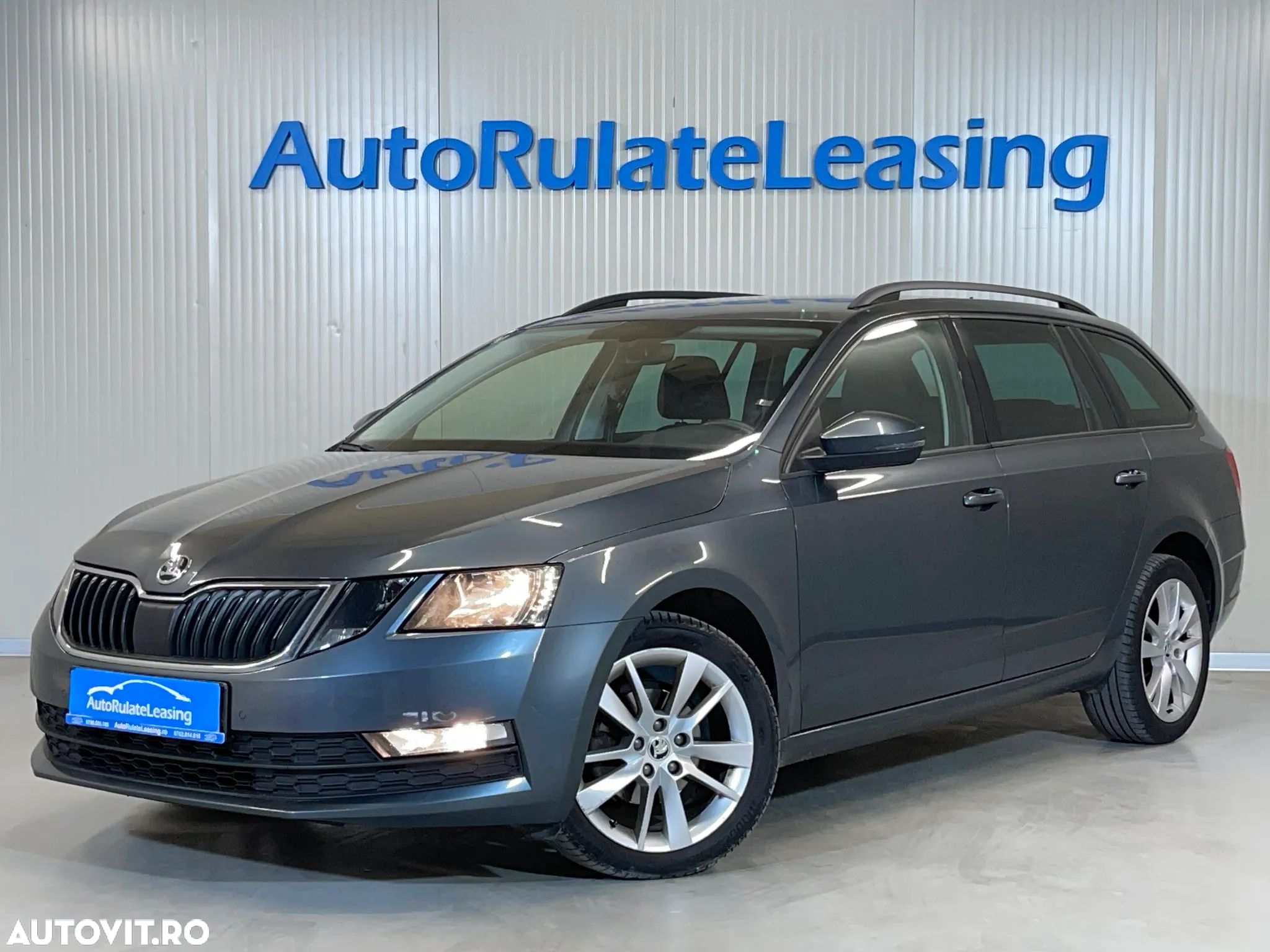 Skoda Octavia Combi Diesel 1.6 TDI DSG Style - 1