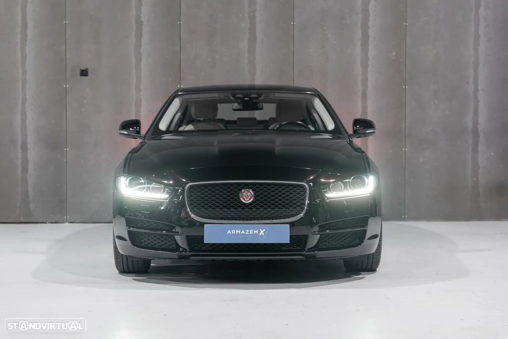 Jaguar XE 2.0 D Prestige Aut. - 3