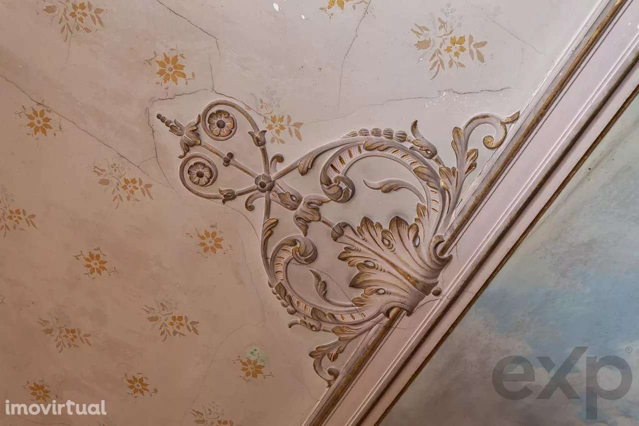 Investimento Premium no Porto: Layout Duplo em Prédio Clássico - Grande imagem: 5/26