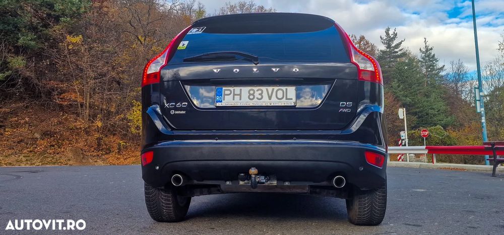 Volvo XC 60 D5 AWD Momentum - 4