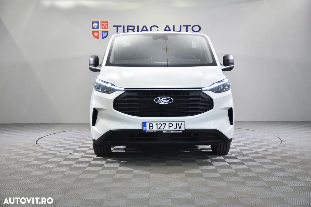 Ford Transit Custom Van - 8
