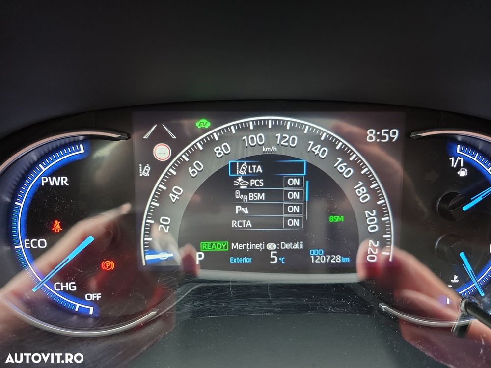Toyota RAV4 - 10