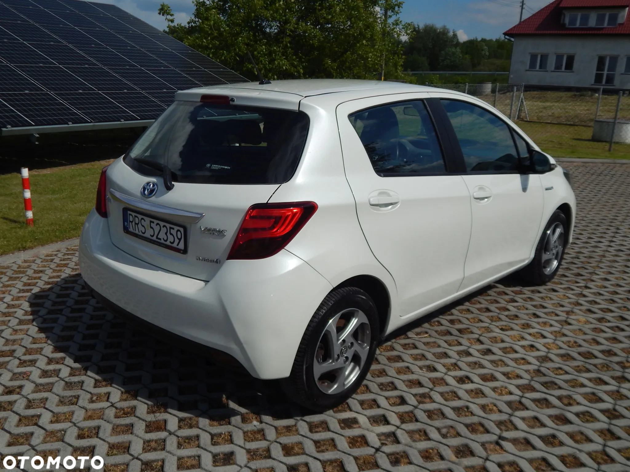Toyota Yaris Hybrid 100 Life - 10