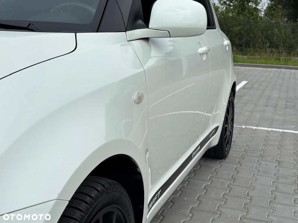 Suzuki Swift 1.3 Limited 25 - 25