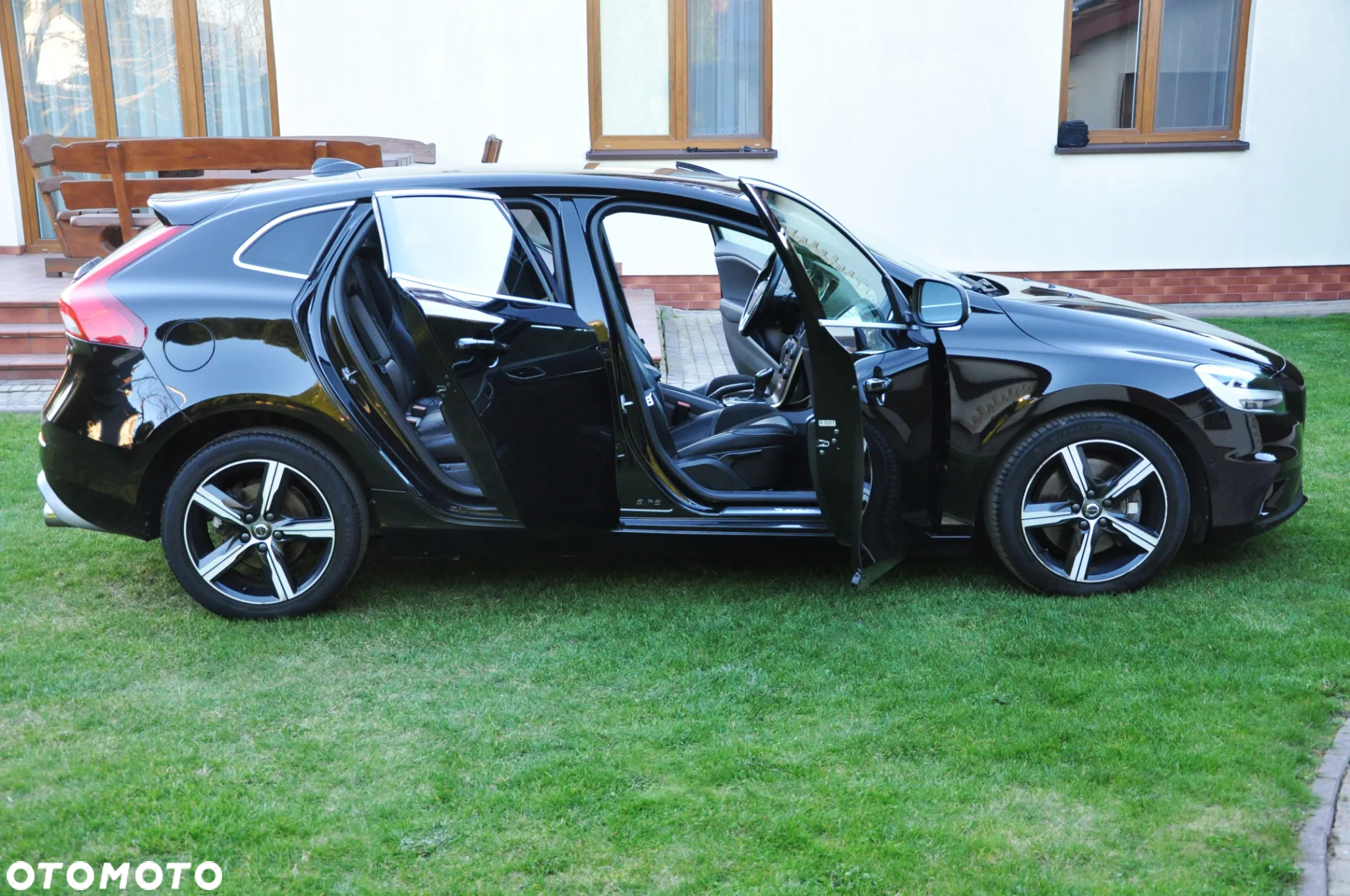 Volvo V40 T3 Drive-E R-Design Momentum - 11