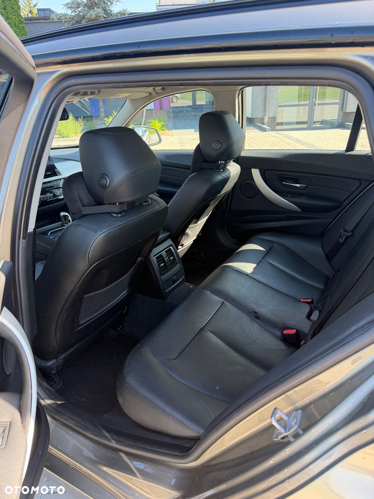 BMW Seria 3 320d Efficient Dynamics Sport Line - 15