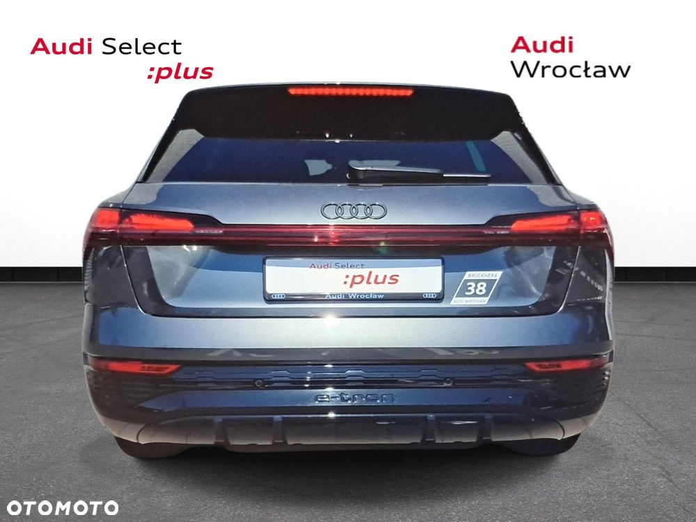 Audi Q8 - 8