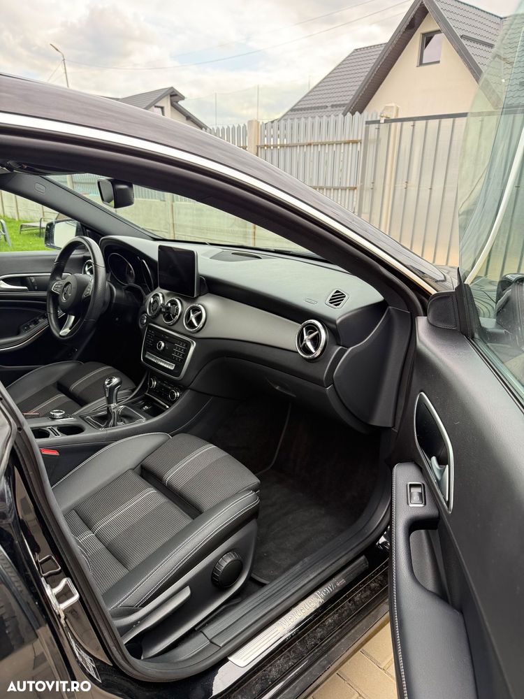 Mercedes-Benz CLA 200 AMG Line - 13
