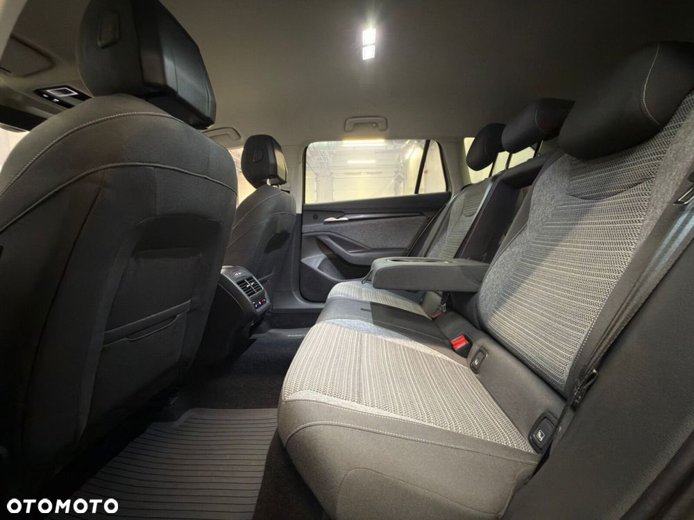 Skoda Superb 2.0 TDI SCR Selection DSG - 27