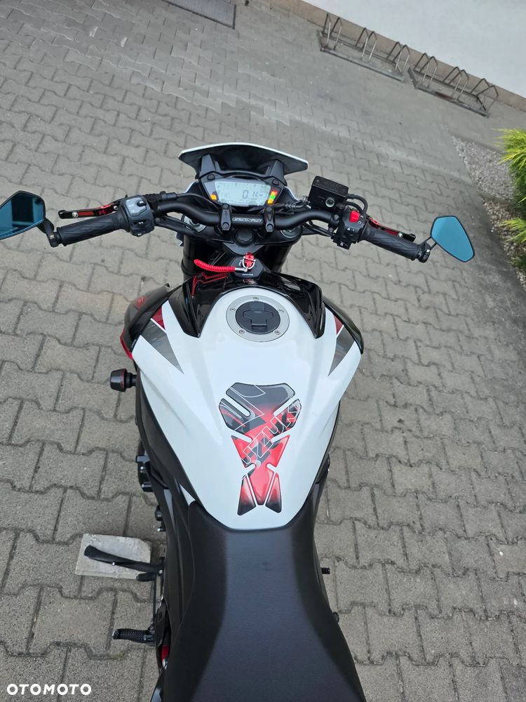 Suzuki GSX - 15