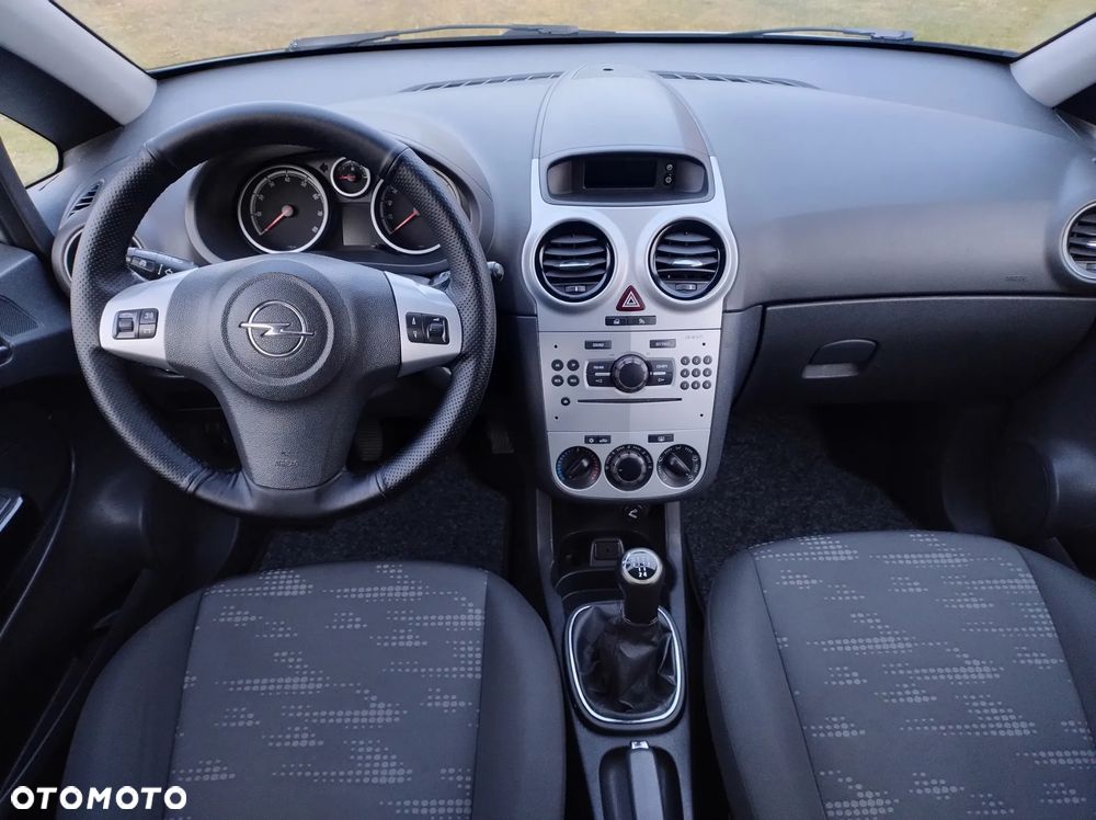 Opel Corsa 1.2 16V Cosmo - 22