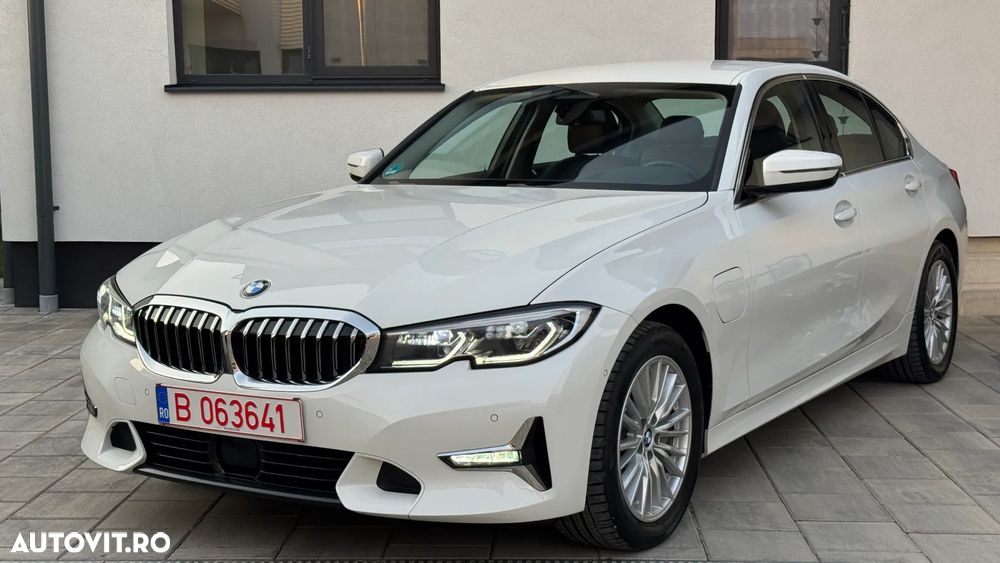 BMW Seria 3 330e Aut. Luxury Line - 13