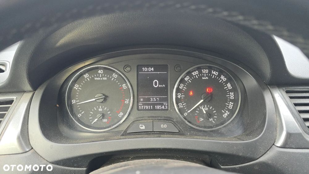 Skoda RAPID Spaceback 13-17 - 3