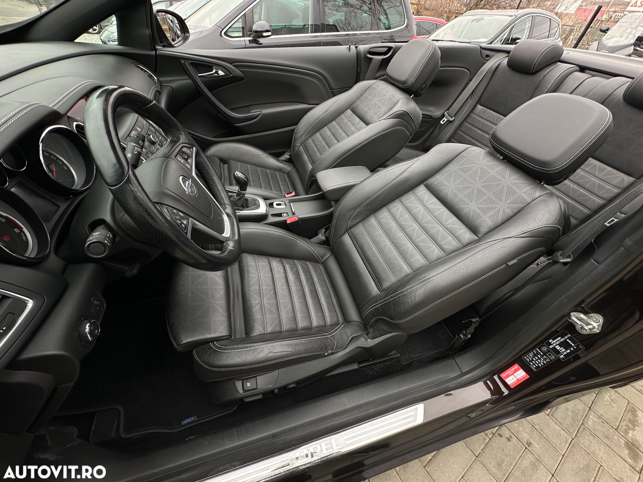 Opel Cascada 2.0 CDTI ECOTEC Start/Stop Cabriolet - 31