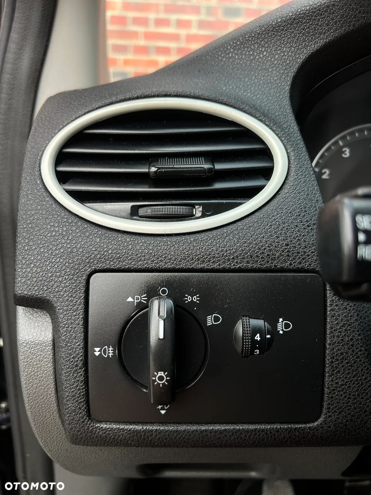 Ford Focus - 25
