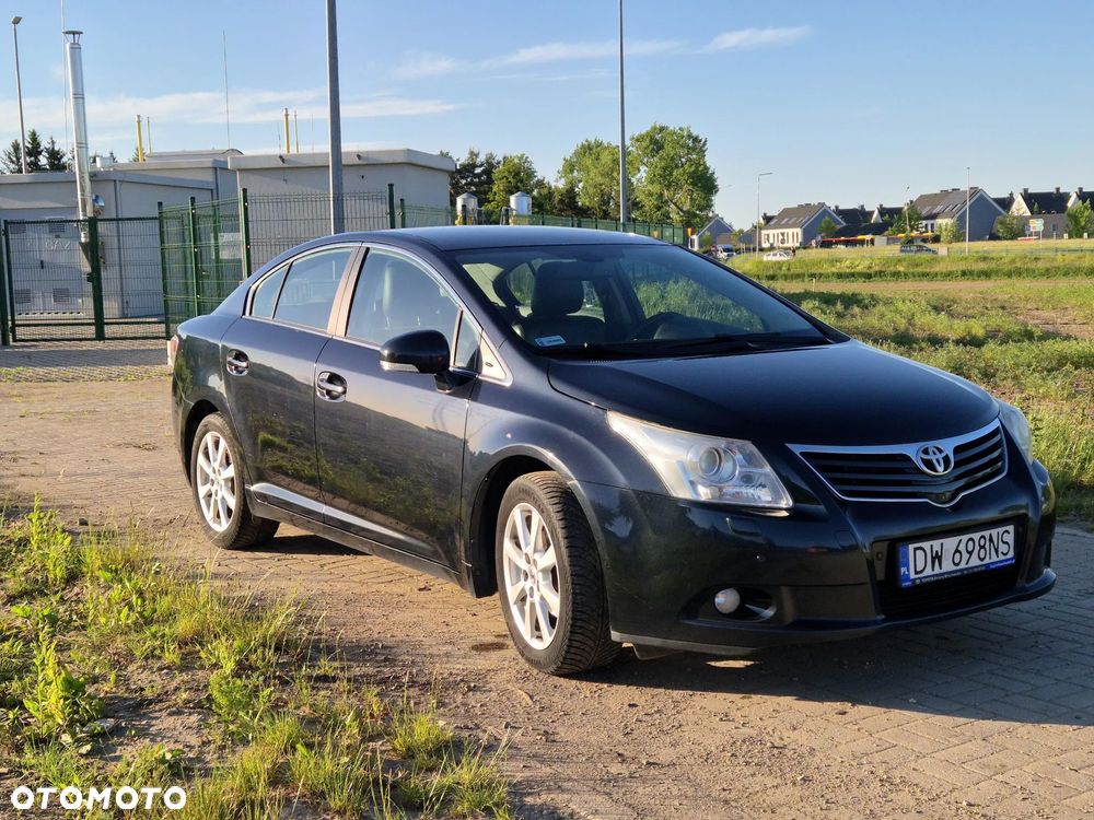 Toyota Avensis 1.8 Premium - 1