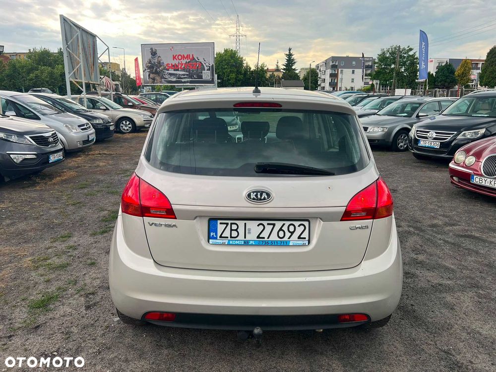 Kia Venga - 8