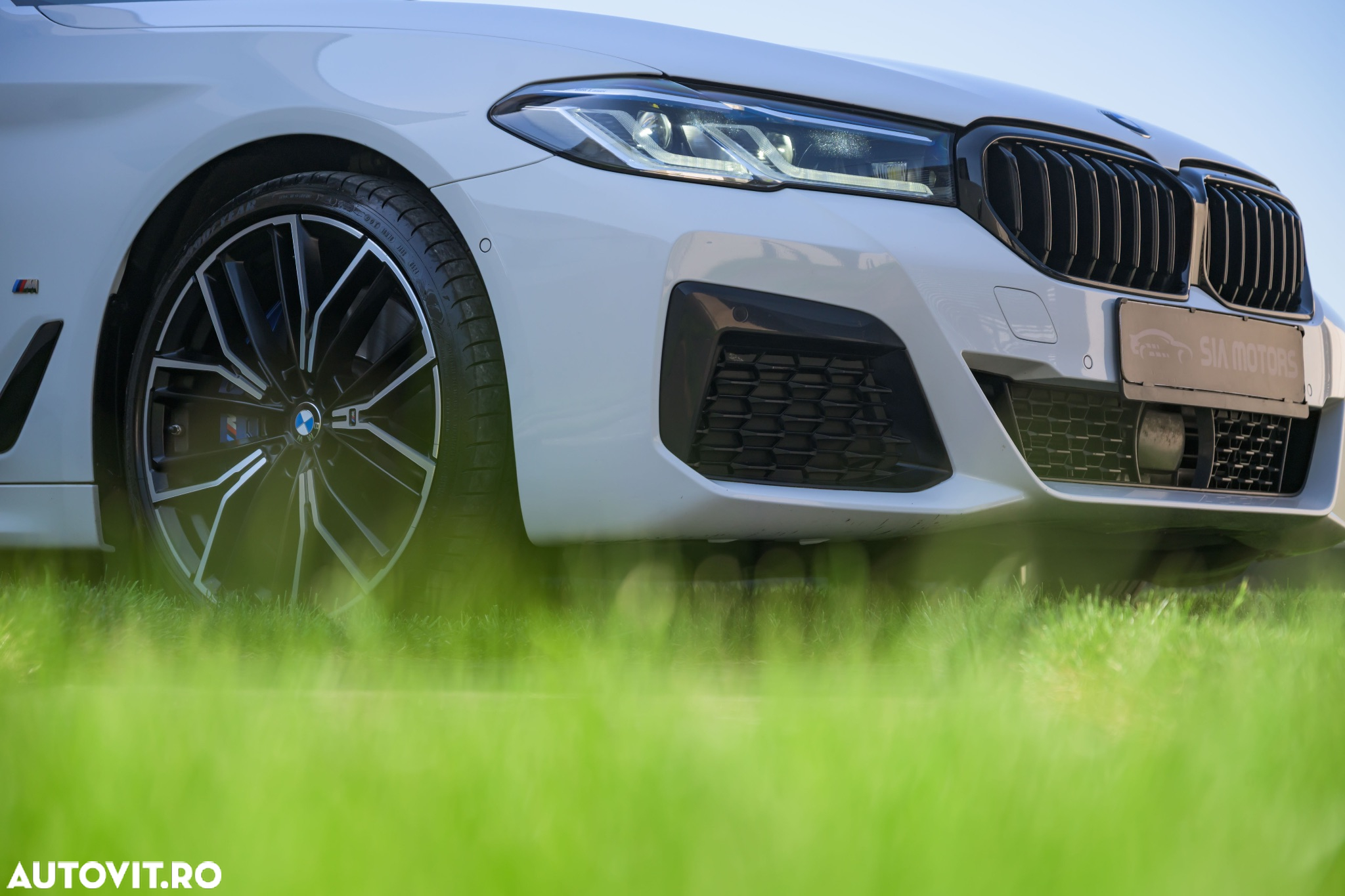 BMW Seria 5 530d xDrive AT MHEV - 13