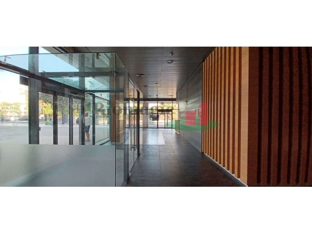 Lisboa - Parque das Nações - Loja para Serviços na Avenida D. João II - Grande imagem: 2/29