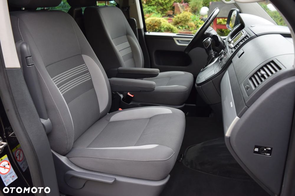 Volkswagen Multivan - 26