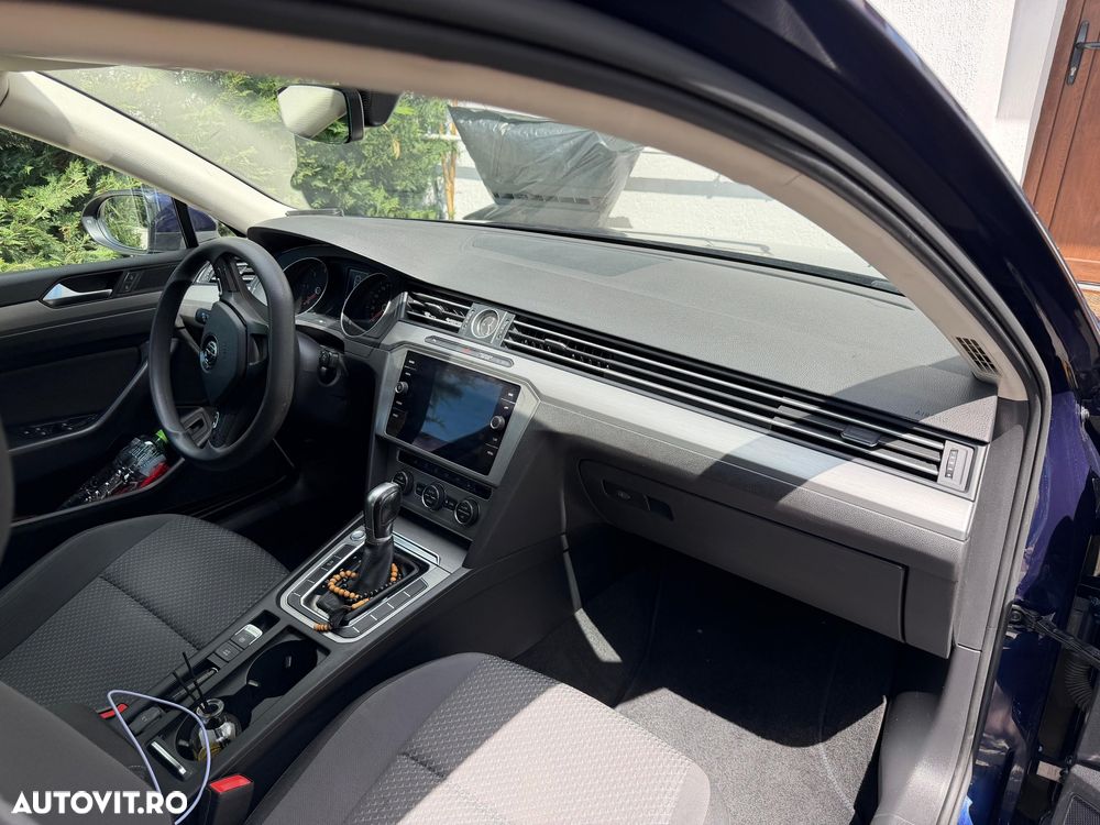Volkswagen Passat 2.0 TDI SCR DSG Comfortline - 28