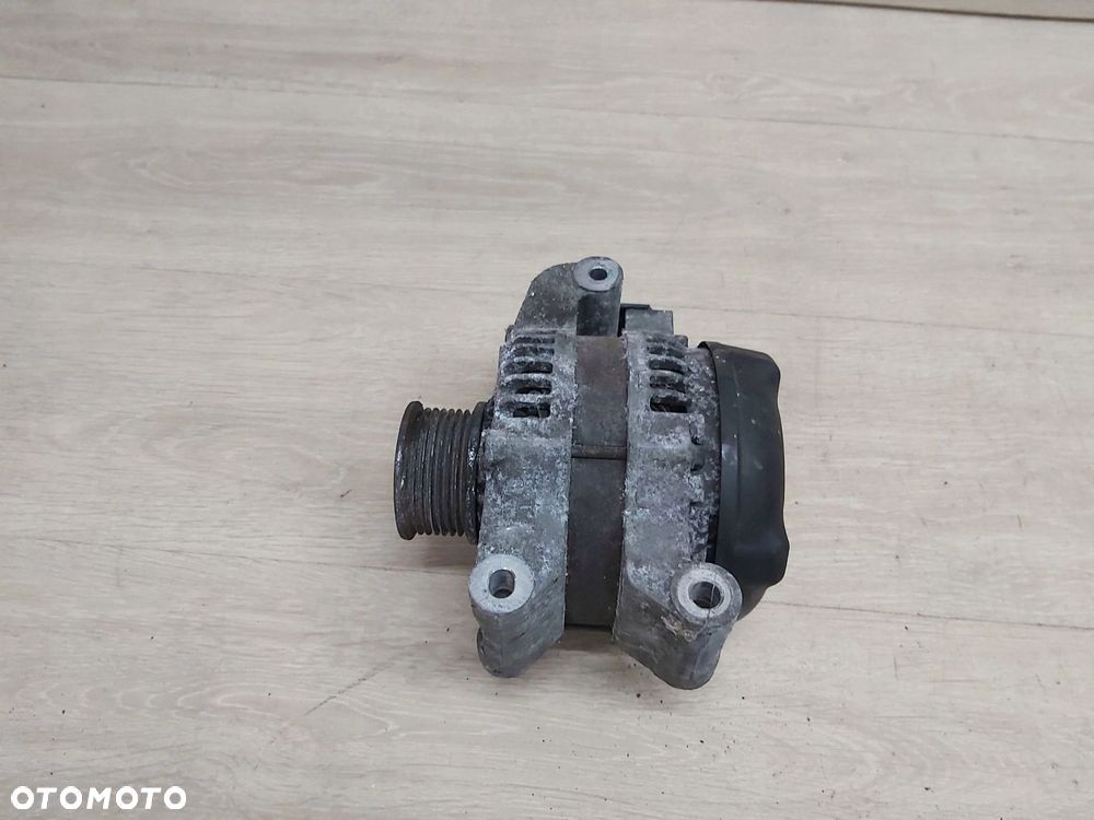 Toyota AVENSIS T25 VERSO AURIS Rav4 III Alternator 2,2 d4d d-cat - 1